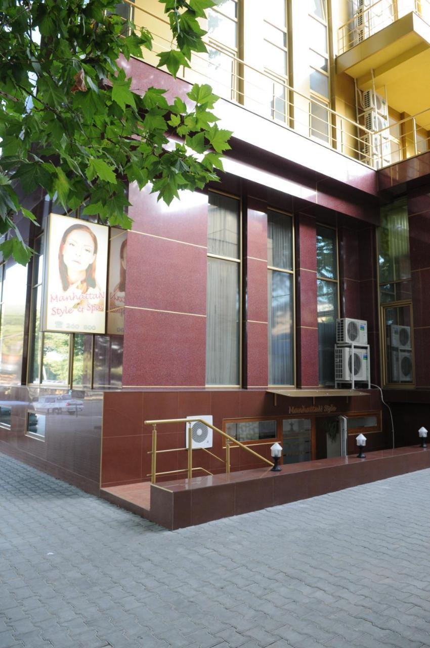 Manhattan Hotel&Restaurant Kischinau Exterior foto
